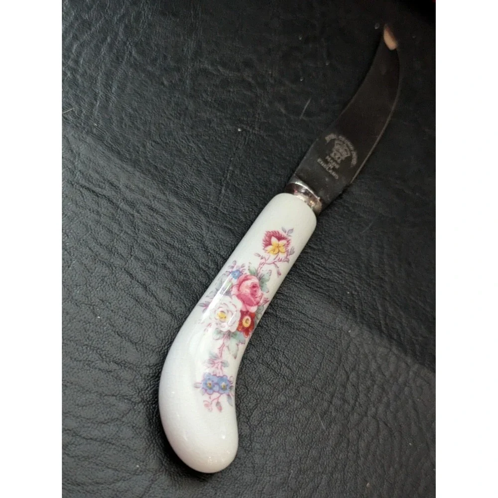 Set of 6 Royal Crown Derby Posies Knife Porcelain Handle 7 Inch Red Fitted Box